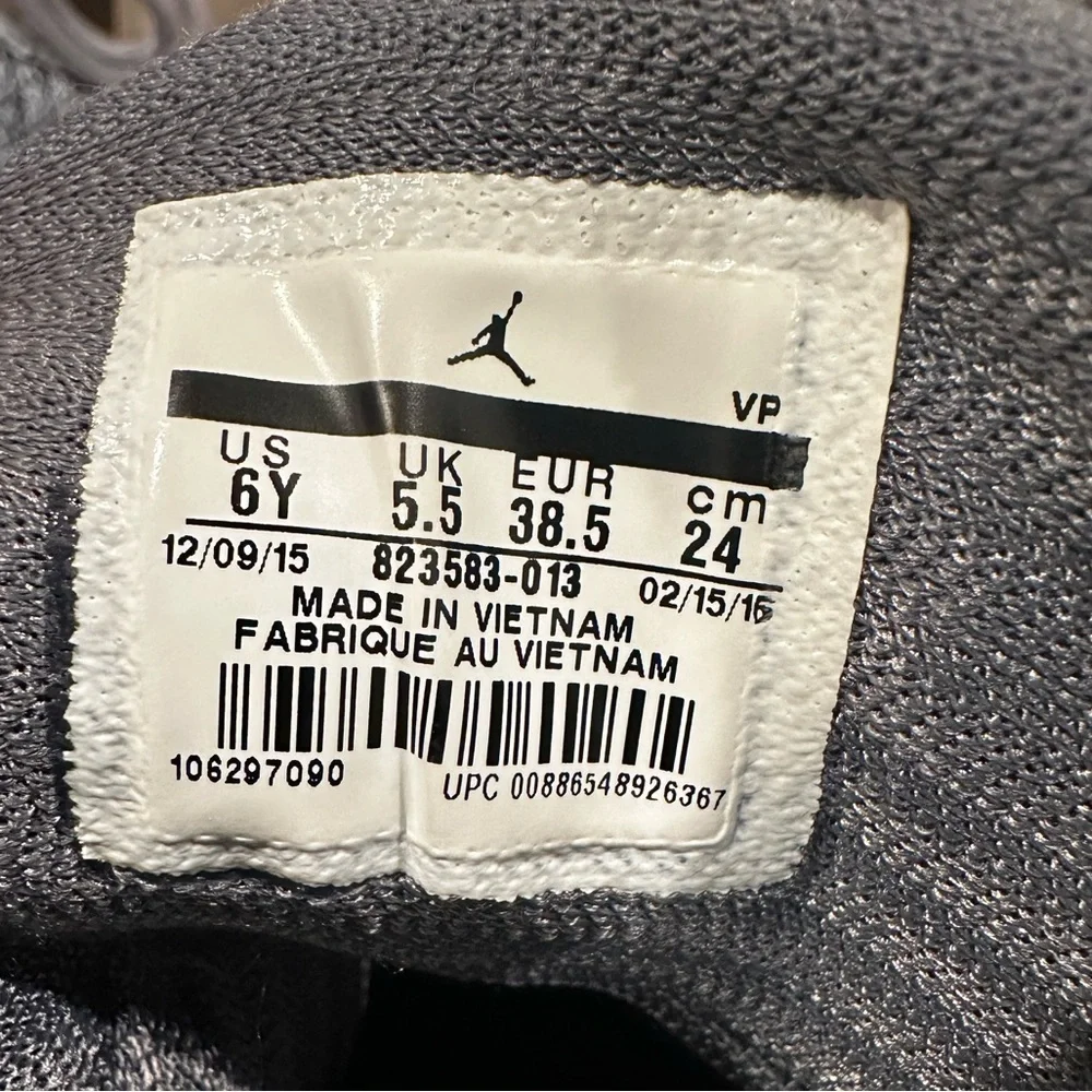 Nike Jordan Horizon - Size 6Y Wolf Grey Athletic Sneakers Shoes 823581-013